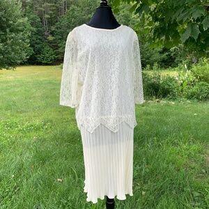 Cue Wedding Dress L - XL Drop Waist Lace Over Blouse Accordion Skirt Easy Care